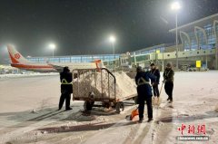 银川机场从容应对降雪天气 筑牢航班与旅客安全防线